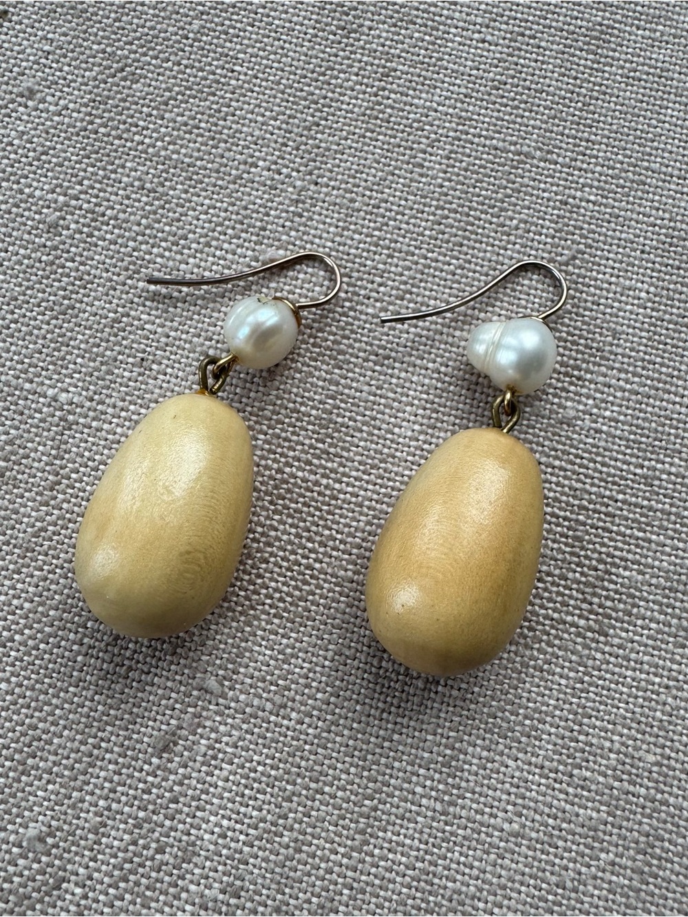 Sophie Monet Egg pearl earrings